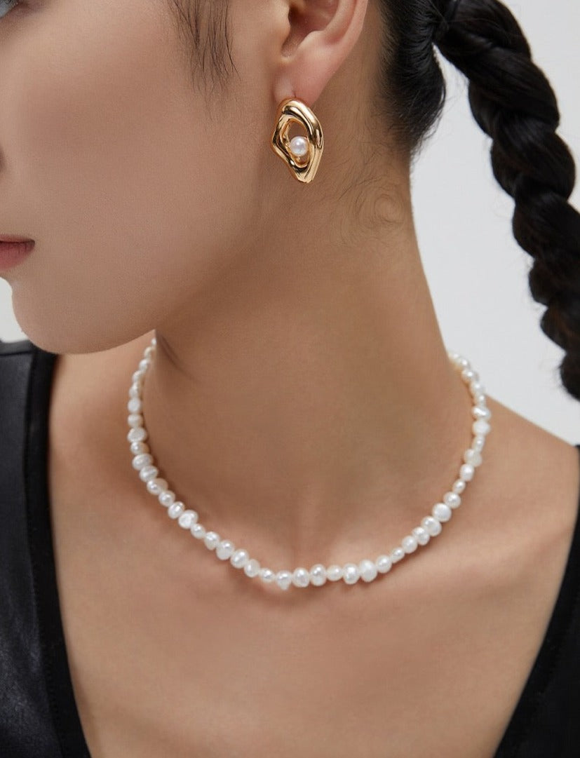 Date Night Baroque Pearl Necklace