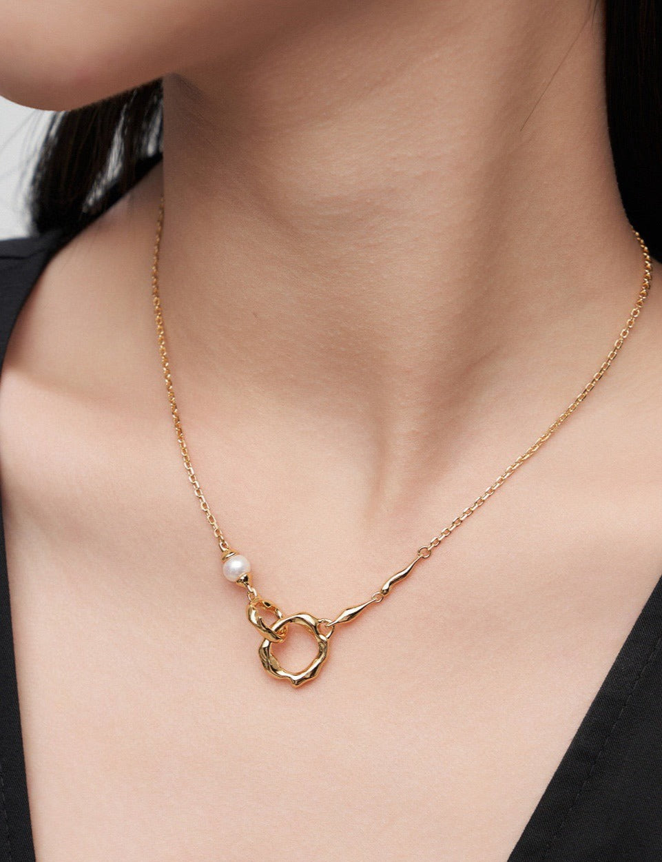 Molten Double Circle Pendant Necklace