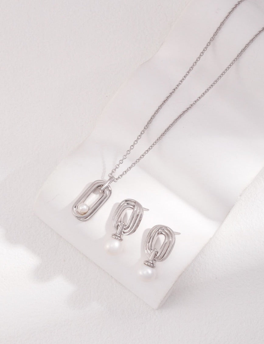 Vintage Style Pinpoint Pearl Pendant Necklace