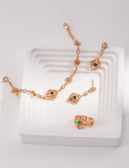 Lavish Vintage Palace Style Charm Bracelet