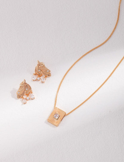 Stylish Square Pendant Necklace