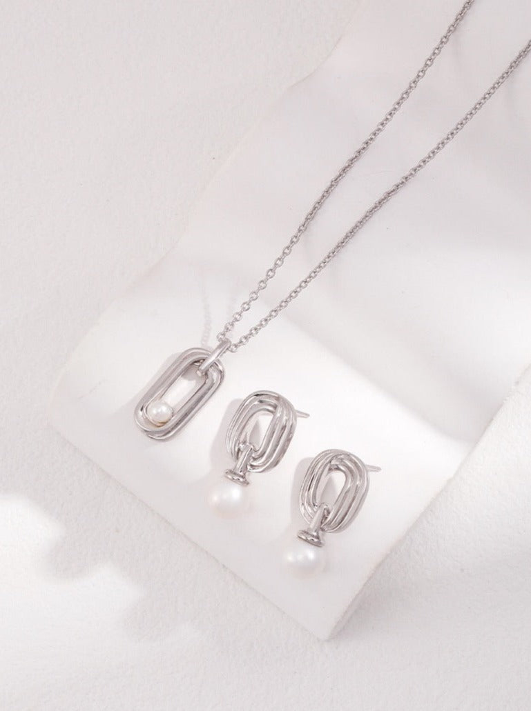 The Loop Pearl Dangle Earrings