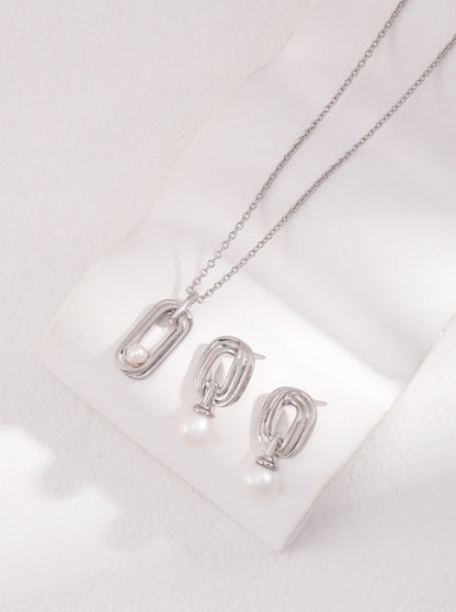 The Loop Pearl Dangle Earrings
